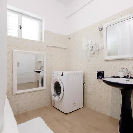 Lavender Rooms&apartment Hvar شقة هفار